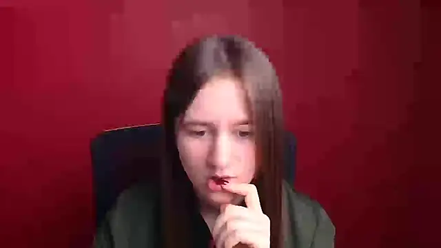 Snapshot of Catherine_e chatting on 03-21-25, 03:57 Catherine e online show from 03-21-25, 03:57