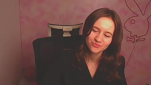 Snapshot of Catherine_e chatting on 03-23-25, 12:47 Catherine e online show from 03-23-25, 12:47