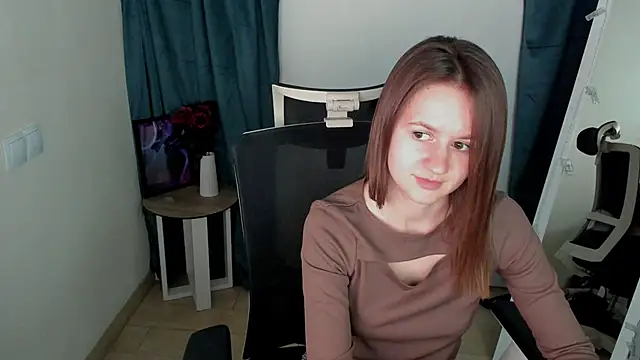 Snapshot of Catherine_e chatting on 09-12-25, 06:30 Catherine e online show from 09-12-25, 06:30