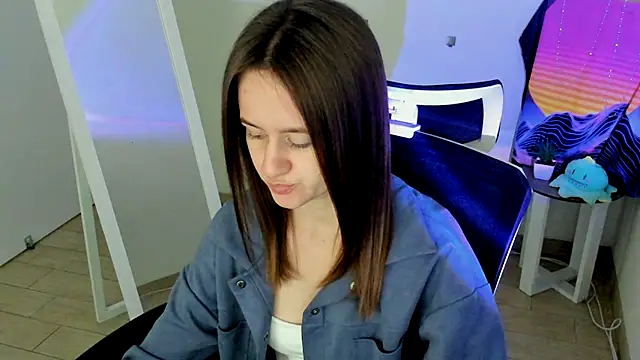 Snapshot of Catherine_e chatting on 10-01-25, 06:25 Catherine e online show from 10-01-25, 06:25