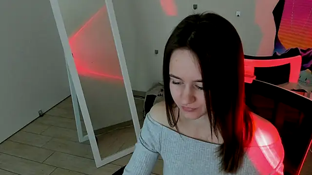 Snapshot of Catherine_e chatting on 10-03-25, 07:44 Catherine e online show from 10-03-25, 07:44