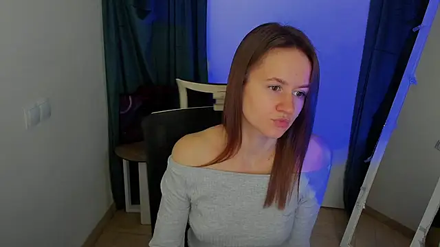 Snapshot of Catherine_e chatting on 10-16-25, 06:31 Catherine e online show from 10-16-25, 06:31