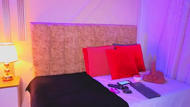 angelinarouse  online show from 05-08-26, 03:34