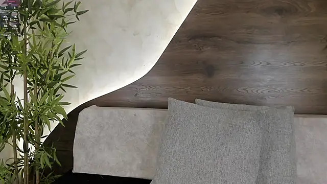 mia lacy  online show from 09-25-25, 07:50