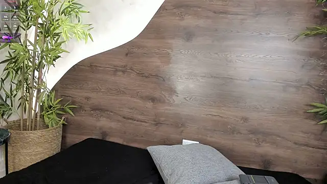 mia lacy  online show from 11-16-25, 07:41