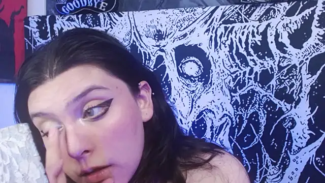 Snapshot of mikaskullcs chatting on 09-13-25, 01:27 mikaskullcs online show from 09-13-25, 01:27