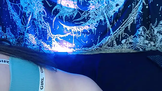 Snapshot of mikaskullcs chatting on 09-15-25, 04:34 mikaskullcs online show from 09-15-25, 04:34