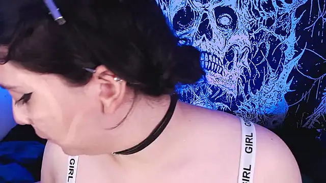 Snapshot of mikaskullcs chatting on 09-22-25, 04:47 mikaskullcs online show from 09-22-25, 04:47