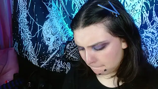 Snapshot of mikaskullcs chatting on 10-21-25, 09:26 mikaskullcs online show from 10-21-25, 09:26