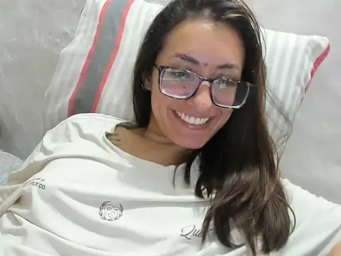 Snapshot of DulceXmile chatting on 02-12-26, 03:18 DulceXmile online show from 02-12-26, 03:18