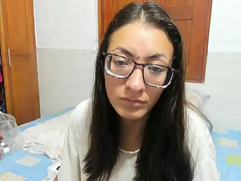 Snapshot of DulceXmile chatting on 04-24-26, 04:31 DulceXmile online show from 04-24-26, 04:31