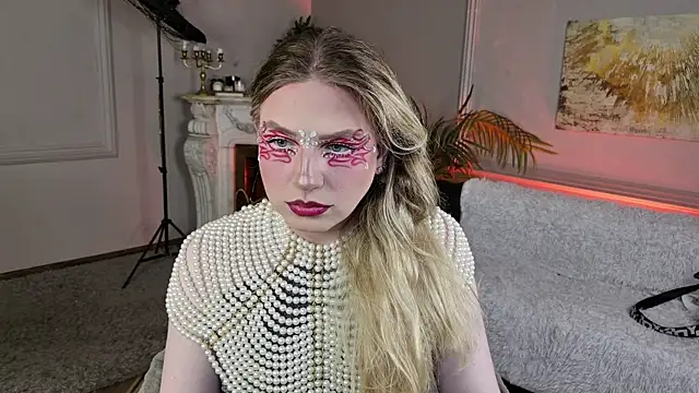 Jes Solar online show from 06-19-26, 08:56