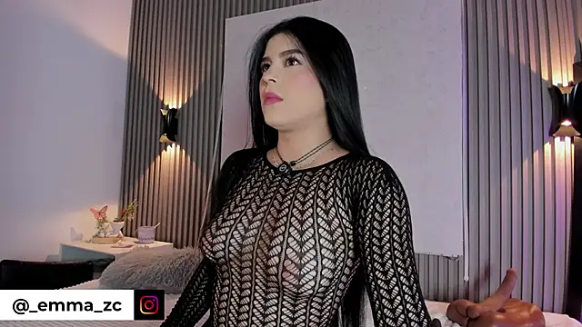 Snapshot of Emmazc_ chatting on 03-18-26, 07:39 Emmazc online show from 03-18-26, 07:39