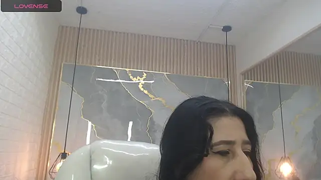 Snapshot of nei_girl chatting on 09-20-25, 11:33 nei girl online show from 09-20-25, 11:33