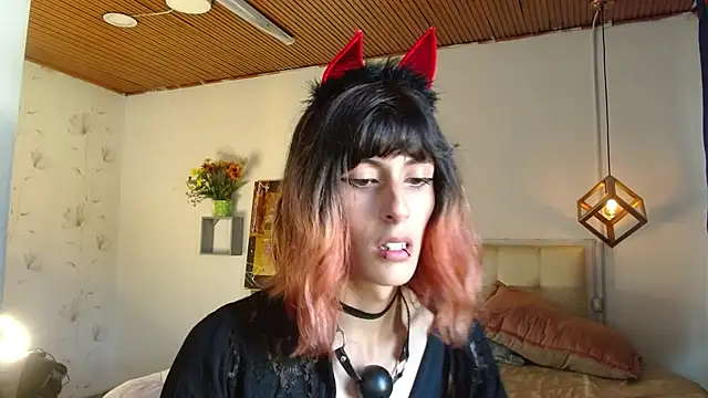 Snapshot of goth_minerva chatting on 03-19-25, 01:40 goth minerva online show from 03-19-25, 01:40