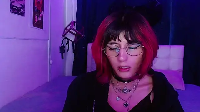 goth minerva online show from 10-24-25, 01:51