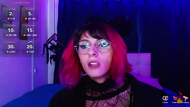 goth minerva online show from 10-31-25, 01:12