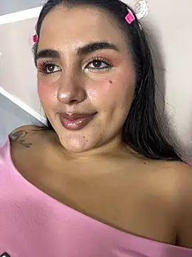 Snapshot of Hanna_maddy chatting on 03-23-25, 05:43 Hanna maddy online show from 03-23-25, 05:43