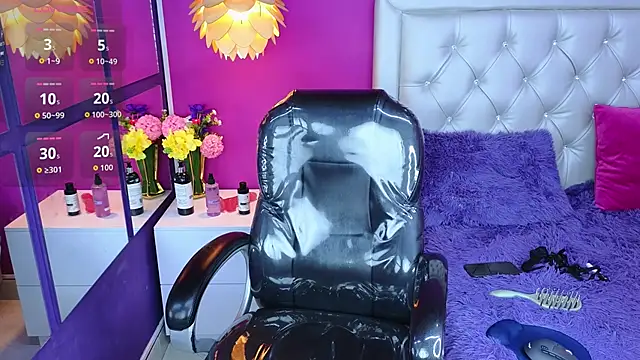 crystal rouge online show from 10-18-25, 04:41