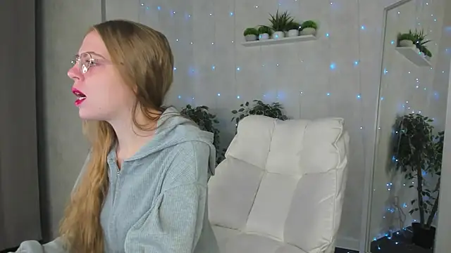 Joann Shermann online show from 10-22-25, 01:17