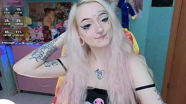 Manuela unicorn online show from 11-17-25, 08:36