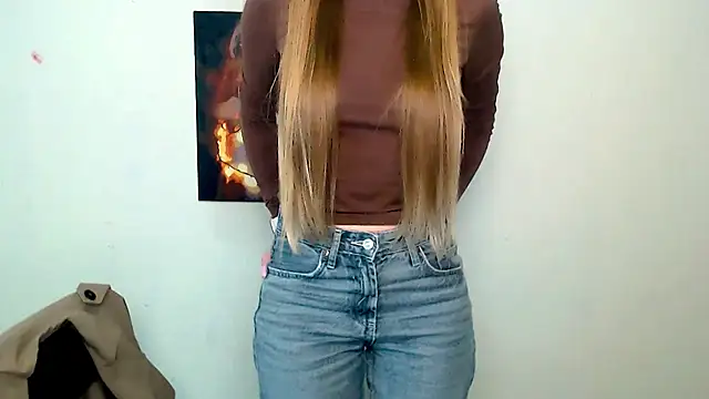 Snapshot of Doll_Angelina chatting on 04-18-26, 07:12 Doll Angelina online show from 04-18-26, 07:12
