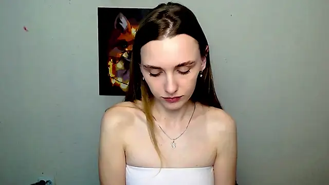 Snapshot of Doll_Angelina chatting on 05-19-26, 05:58 Doll Angelina online show from 05-19-26, 05:58