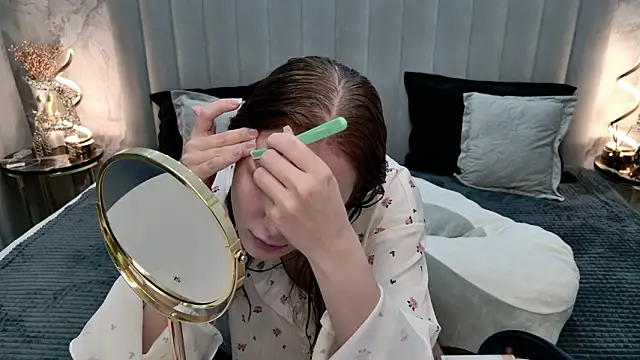 CarolineTenders online show from 03-09-26, 01:20