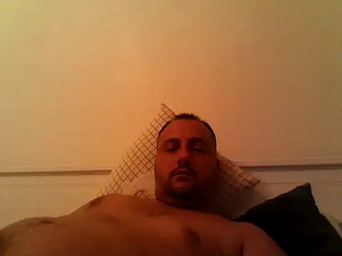 hotmalerobinson1 online show from 10-22-25, 08:19