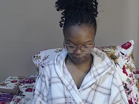 Snapshot of YummyMelanin117 chatting on 03-20-26, 12:54 YummyMelanin117 online show from 03-20-26, 12:54