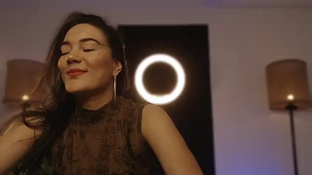 Snapshot of Artworktease chatting on 03-13-25, 06:23 Artworktease online show from 03-13-25, 06:23