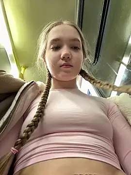 Snapshot of bambi_lu chatting on 11-28-25, 06:10 bambi lu online show from 11-28-25, 06:10