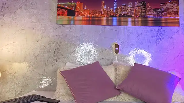 Snapshot of zaraquiinn chatting on 02-20-26, 02:06 zaraquiinn online show from 02-20-26, 02:06