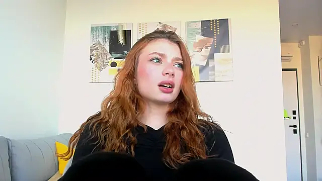 Snapshot of AngelaSwan chatting on 03-20-25, 12:00 AngelaSwan online show from 03-20-25, 12:00