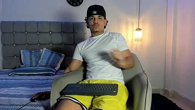 samxx muscle online show from 10-20-25, 02:06