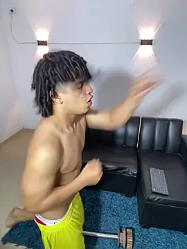 Snapshot of samxx_muscle chatting on 05-04-26, 04:03 samxx muscle online show from 05-04-26, 04:03