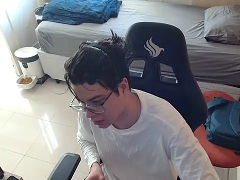 TimiidoSP011 online show from 11-10-25, 08:41