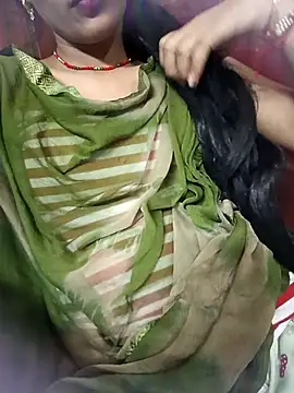 Snapshot of Eshwari_Chopra chatting on 09-10-25, 04:34 Eshwari Chopra online show from 09-10-25, 04:34