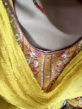 Snapshot of Eshwari_Chopra chatting on 09-14-25, 05:17 Eshwari Chopra online show from 09-14-25, 05:17