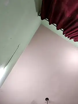 Snapshot of Eshwari_Chopra chatting on 10-06-25, 03:48 Eshwari Chopra online show from 10-06-25, 03:48