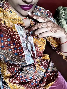 Snapshot of Eshwari_Chopra chatting on 10-10-25, 04:22 Eshwari Chopra online show from 10-10-25, 04:22