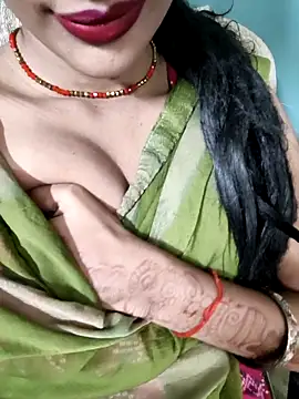 Snapshot of Eshwari_Chopra chatting on 10-14-25, 03:46 Eshwari Chopra online show from 10-14-25, 03:46