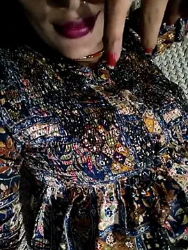 Snapshot of Eshwari_Chopra chatting on 10-15-25, 04:07 Eshwari Chopra online show from 10-15-25, 04:07