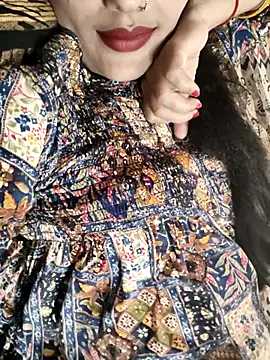 Snapshot of Eshwari_Chopra chatting on 10-21-25, 08:59 Eshwari Chopra online show from 10-21-25, 08:59