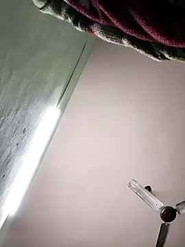 Snapshot of Eshwari_Chopra chatting on 10-24-25, 02:30 Eshwari Chopra online show from 10-24-25, 02:30