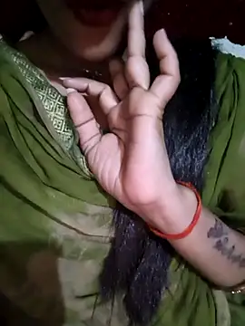 Snapshot of Eshwari_Chopra chatting on 02-14-26, 04:26 Eshwari Chopra online show from 02-14-26, 04:26