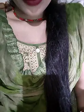 Snapshot of Eshwari_Chopra chatting on 02-20-26, 11:11 Eshwari Chopra online show from 02-20-26, 11:11