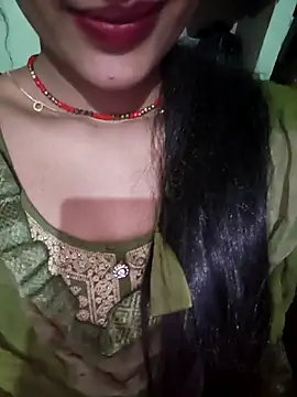 Snapshot of Eshwari_Chopra chatting on 03-06-26, 03:47 Eshwari Chopra online show from 03-06-26, 03:47