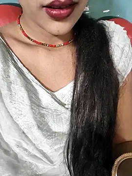 Snapshot of Eshwari_Chopra chatting on 03-17-26, 04:28 Eshwari Chopra online show from 03-17-26, 04:28