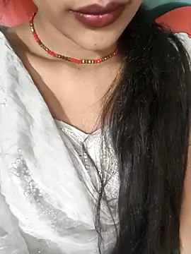 Snapshot of Eshwari_Chopra chatting on 03-17-26, 04:43 Eshwari Chopra online show from 03-17-26, 04:43